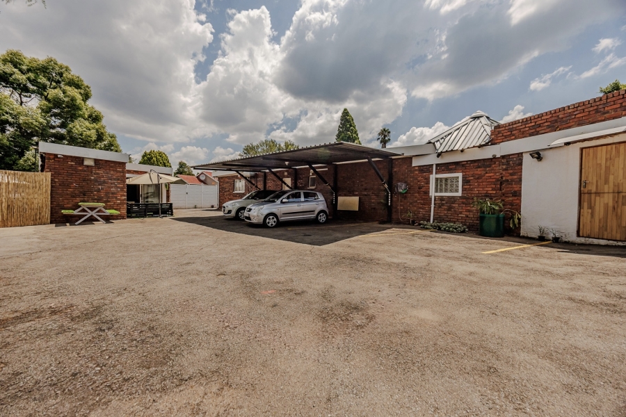 4 Bedroom Property for Sale in Wilro Park Gauteng