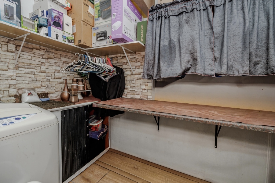 4 Bedroom Property for Sale in Wilro Park Gauteng