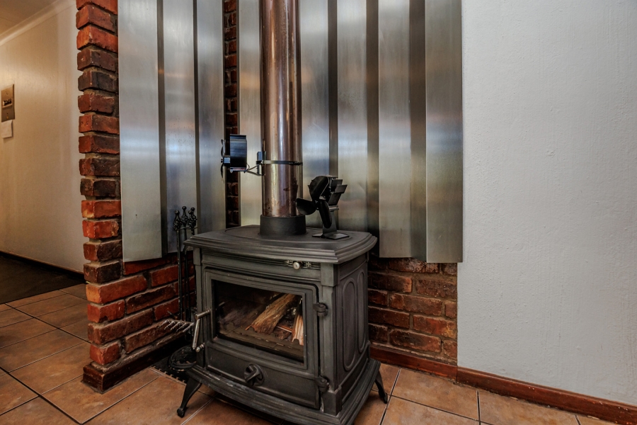 4 Bedroom Property for Sale in Wilro Park Gauteng