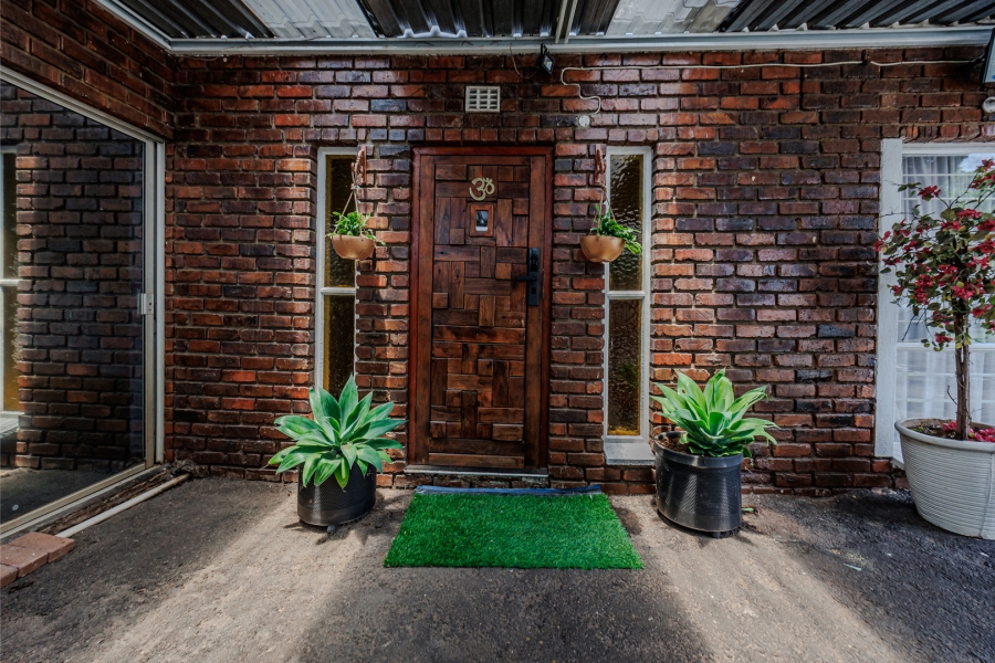 4 Bedroom Property for Sale in Wilro Park Gauteng