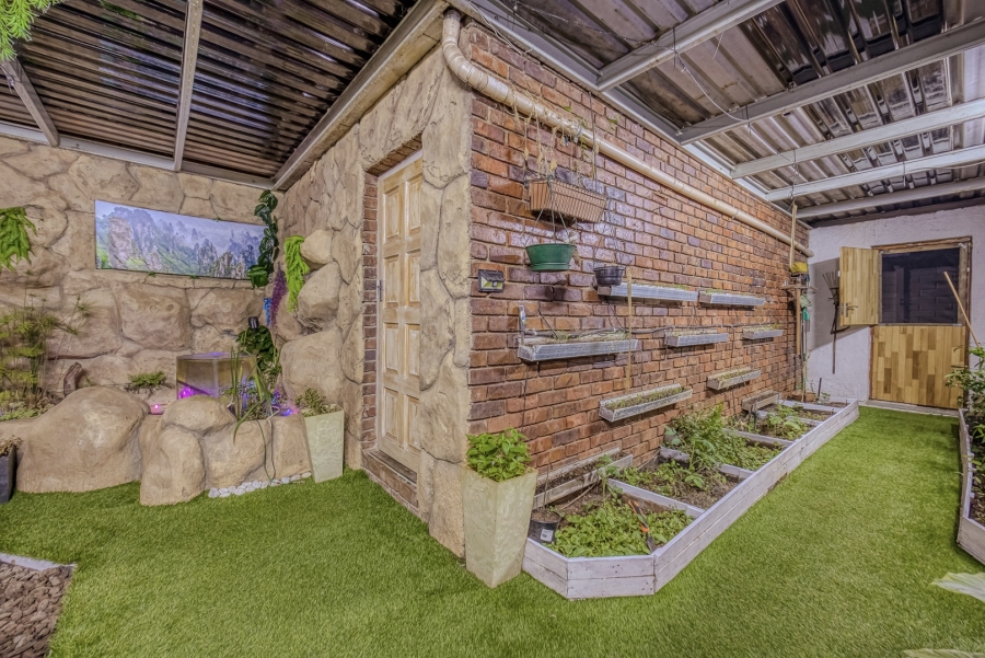 4 Bedroom Property for Sale in Wilro Park Gauteng