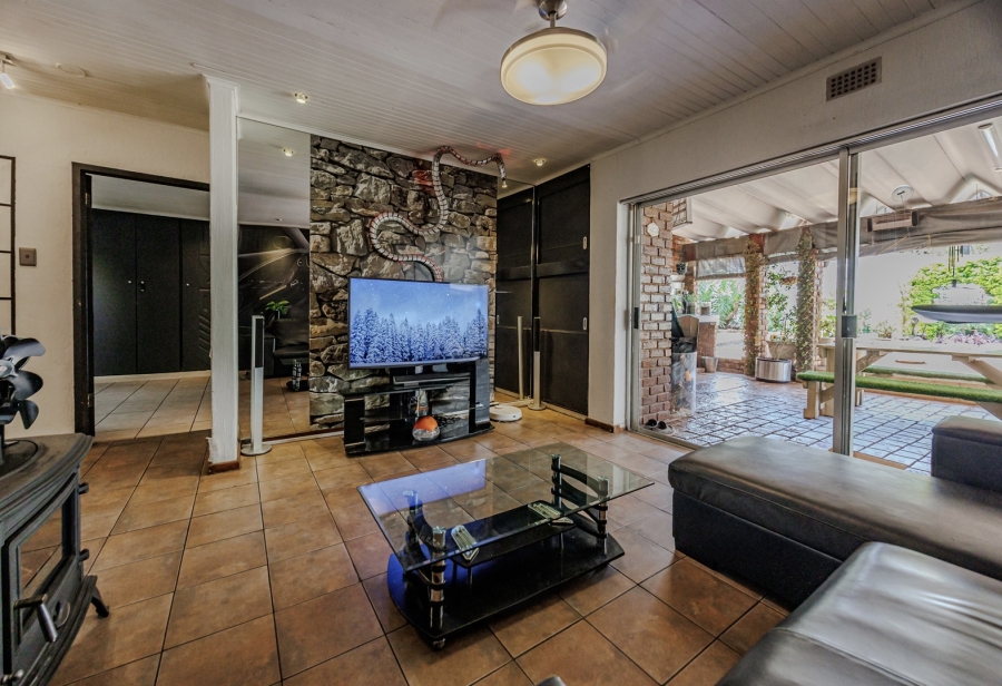 4 Bedroom Property for Sale in Wilro Park Gauteng