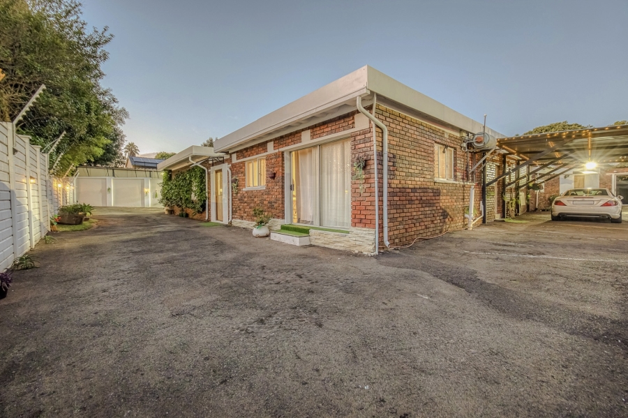 4 Bedroom Property for Sale in Wilro Park Gauteng