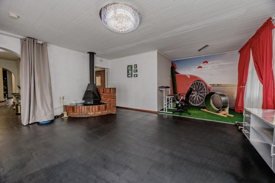 4 Bedroom Property for Sale in Wilro Park Gauteng