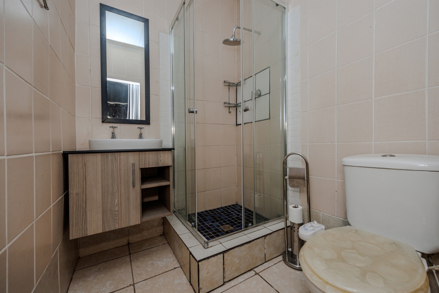 4 Bedroom Property for Sale in Wilro Park Gauteng