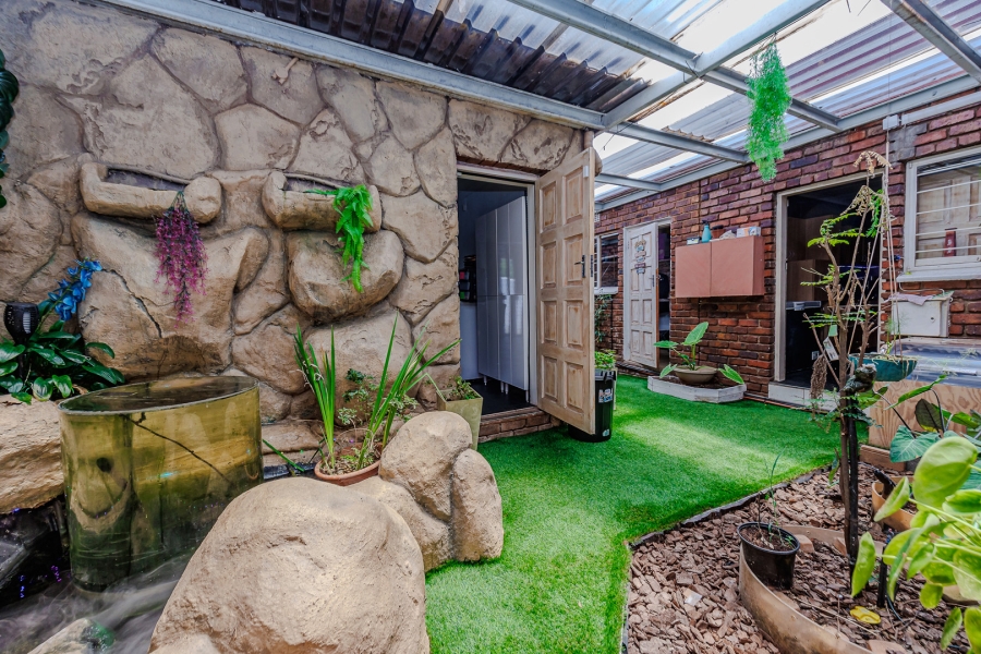 4 Bedroom Property for Sale in Wilro Park Gauteng