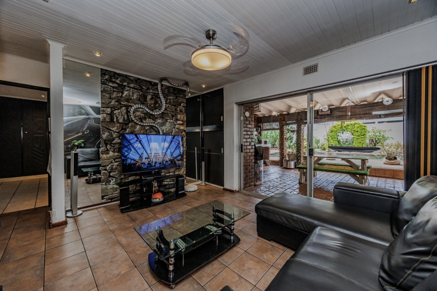 4 Bedroom Property for Sale in Wilro Park Gauteng