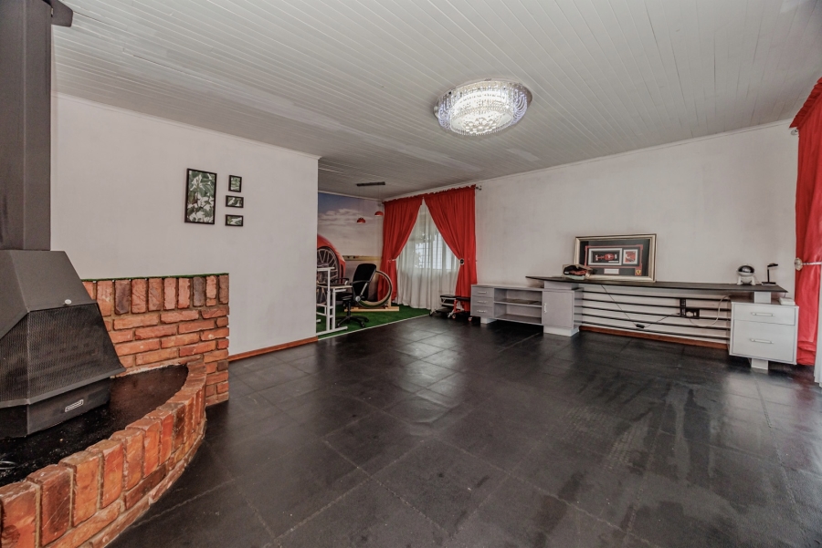 4 Bedroom Property for Sale in Wilro Park Gauteng