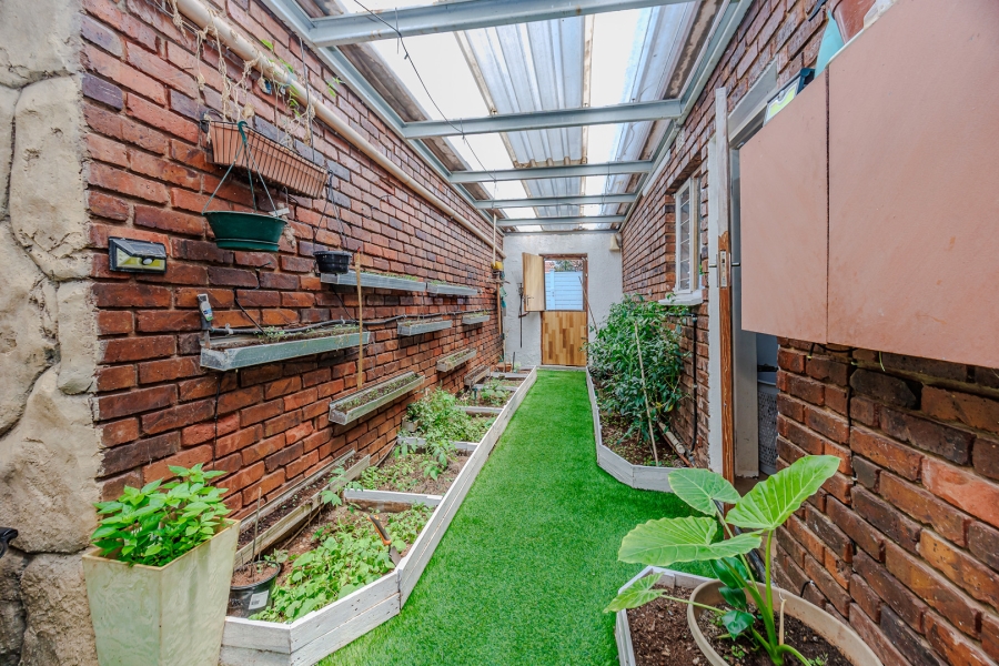 4 Bedroom Property for Sale in Wilro Park Gauteng