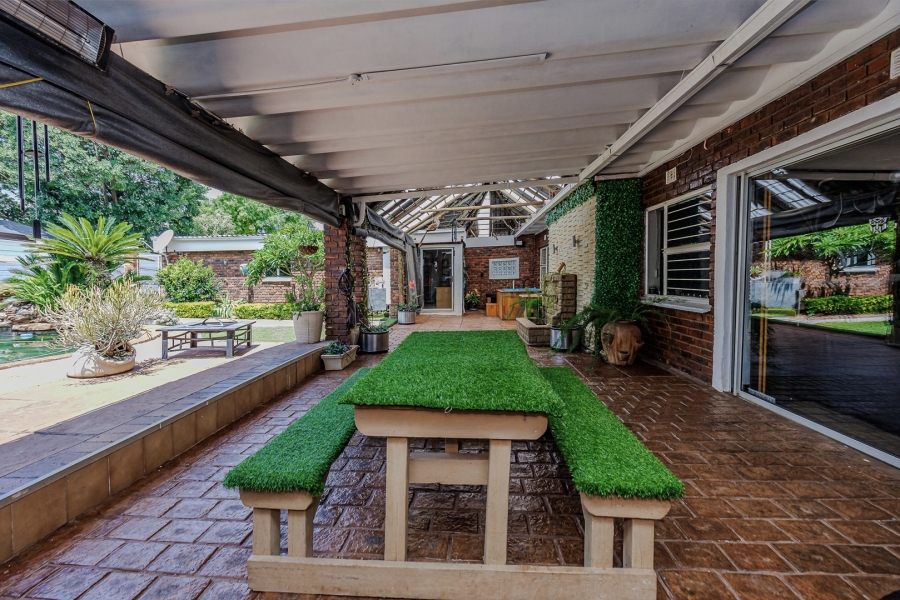 4 Bedroom Property for Sale in Wilro Park Gauteng