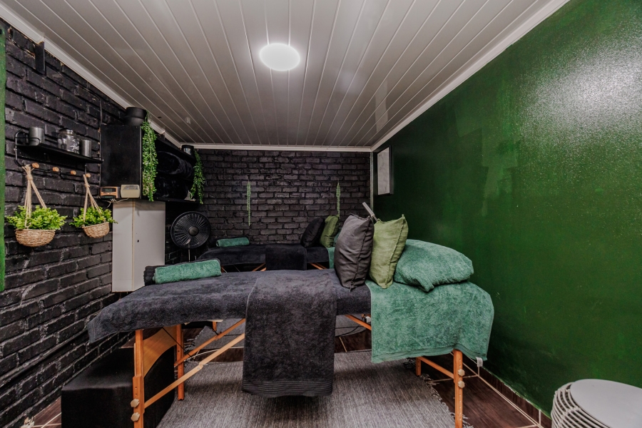 4 Bedroom Property for Sale in Wilro Park Gauteng