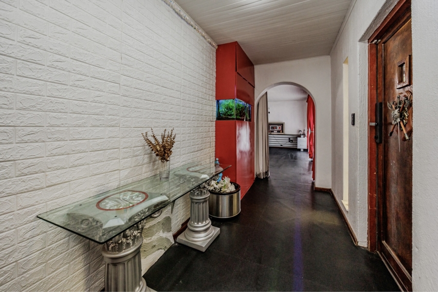 4 Bedroom Property for Sale in Wilro Park Gauteng