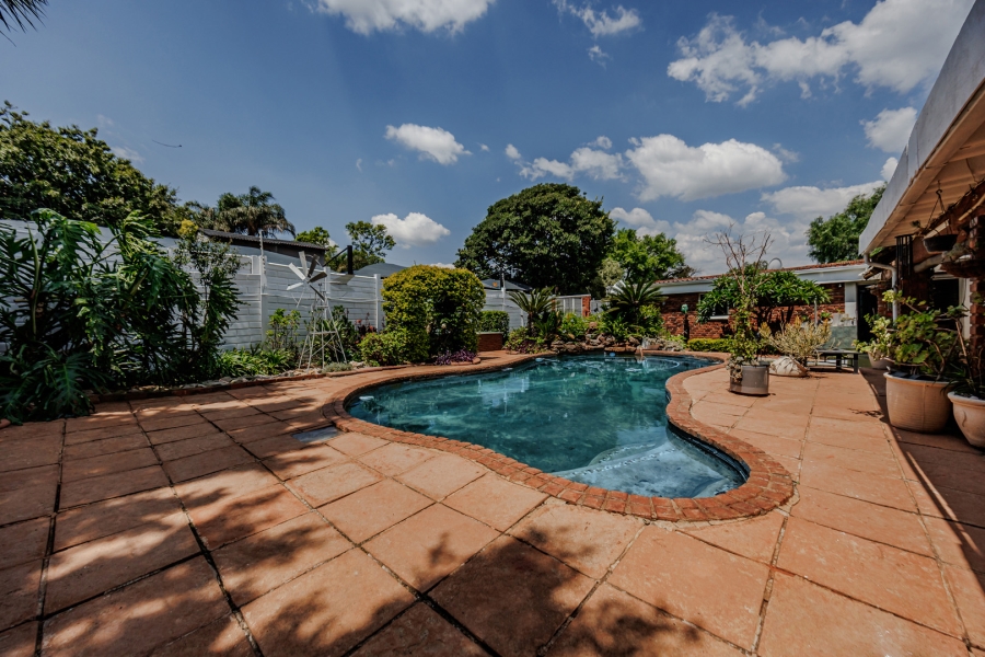 4 Bedroom Property for Sale in Wilro Park Gauteng