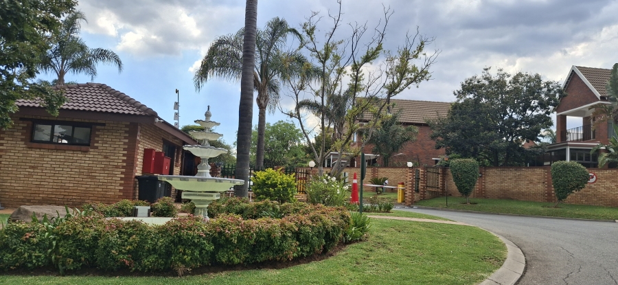 2 Bedroom Property for Sale in Honeydew Ridge Gauteng