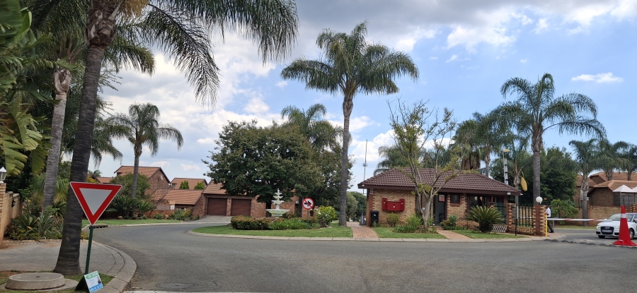 2 Bedroom Property for Sale in Honeydew Ridge Gauteng