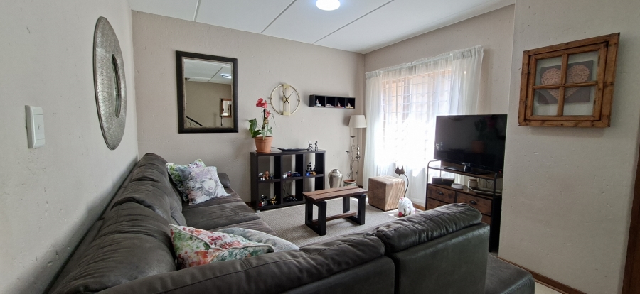 3 Bedroom Property for Sale in Noordheuwel Gauteng