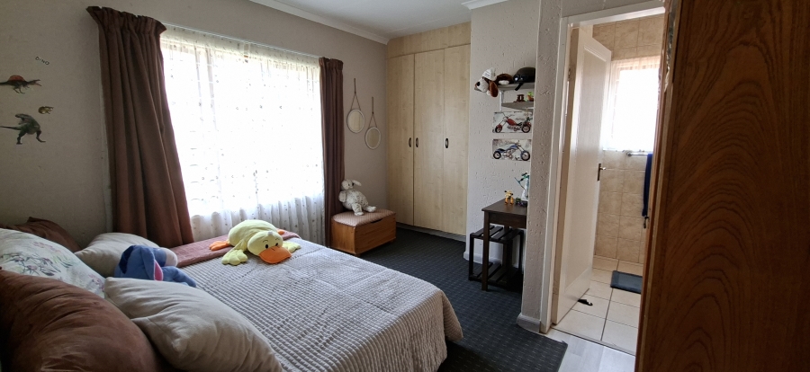 3 Bedroom Property for Sale in Noordheuwel Gauteng