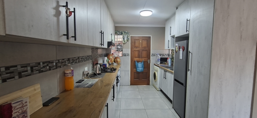 2 Bedroom Property for Sale in Krugersdorp North Gauteng