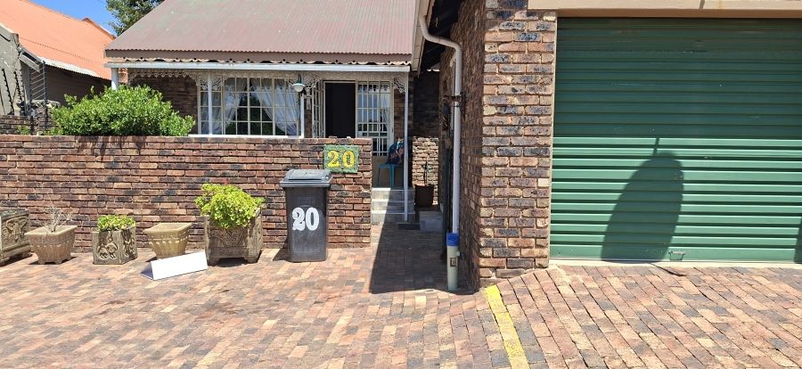 2 Bedroom Property for Sale in Krugersdorp North Gauteng