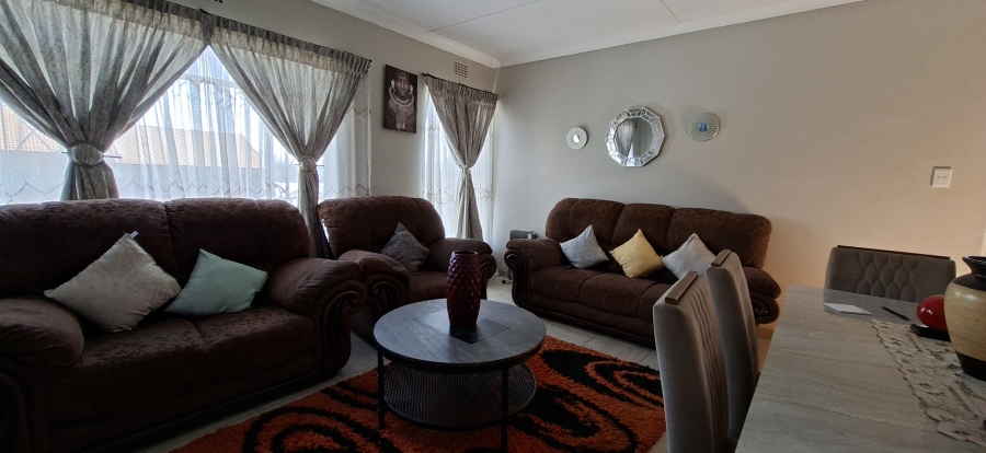 2 Bedroom Property for Sale in Wentworth Park Gauteng