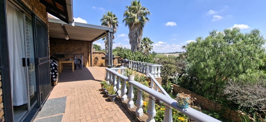 3 Bedroom Property for Sale in Noordheuwel Gauteng