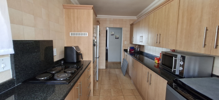 3 Bedroom Property for Sale in Noordheuwel Gauteng