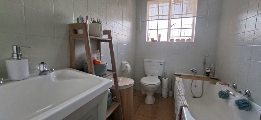 3 Bedroom Property for Sale in Noordheuwel Gauteng