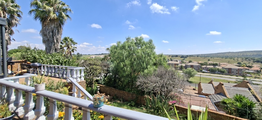 3 Bedroom Property for Sale in Noordheuwel Gauteng