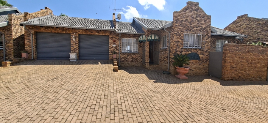 3 Bedroom Property for Sale in Noordheuwel Gauteng