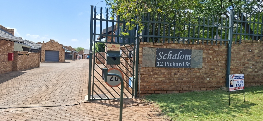 3 Bedroom Property for Sale in Noordheuwel Gauteng
