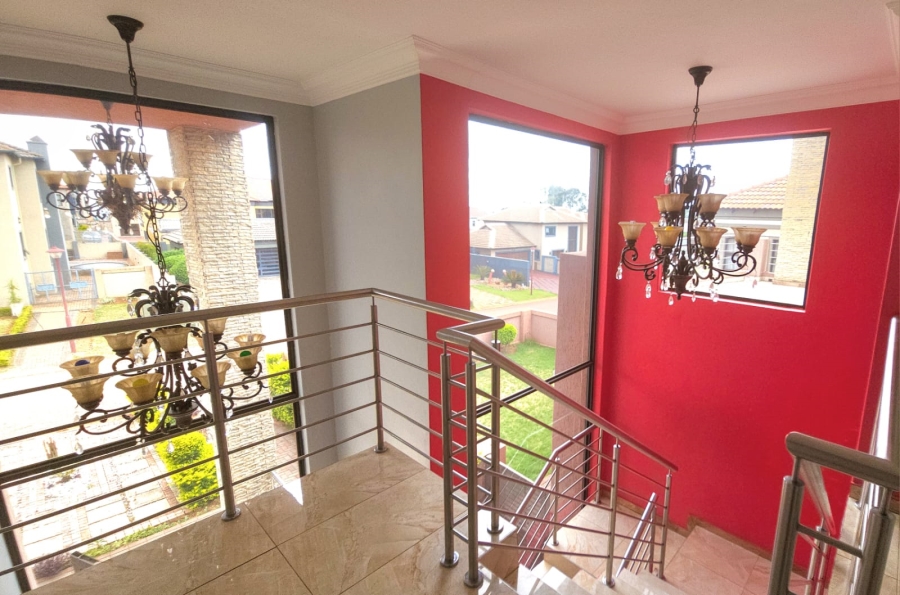 6 Bedroom Property for Sale in Amandasig Gauteng