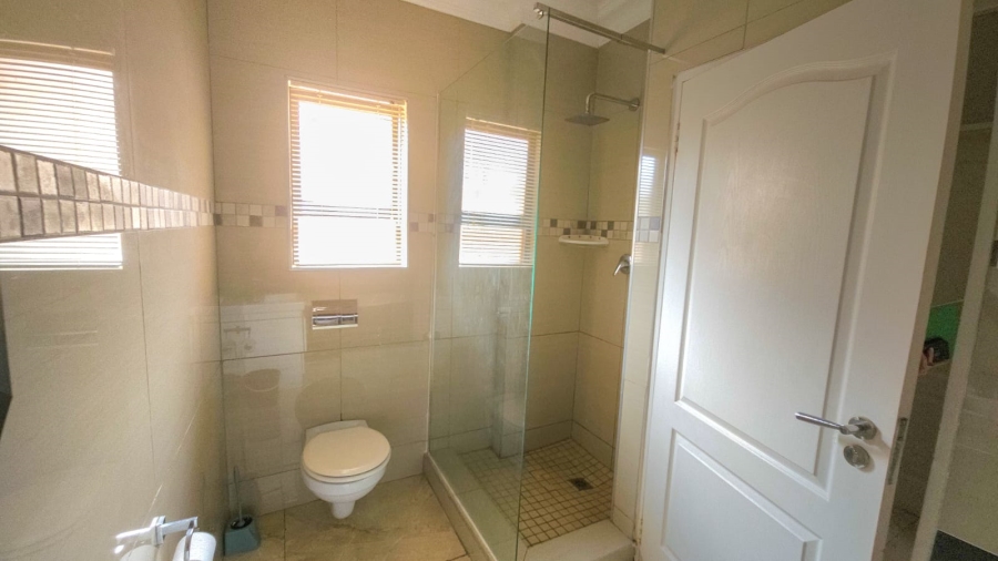 To Let 6 Bedroom Property for Rent in Amandasig Gauteng