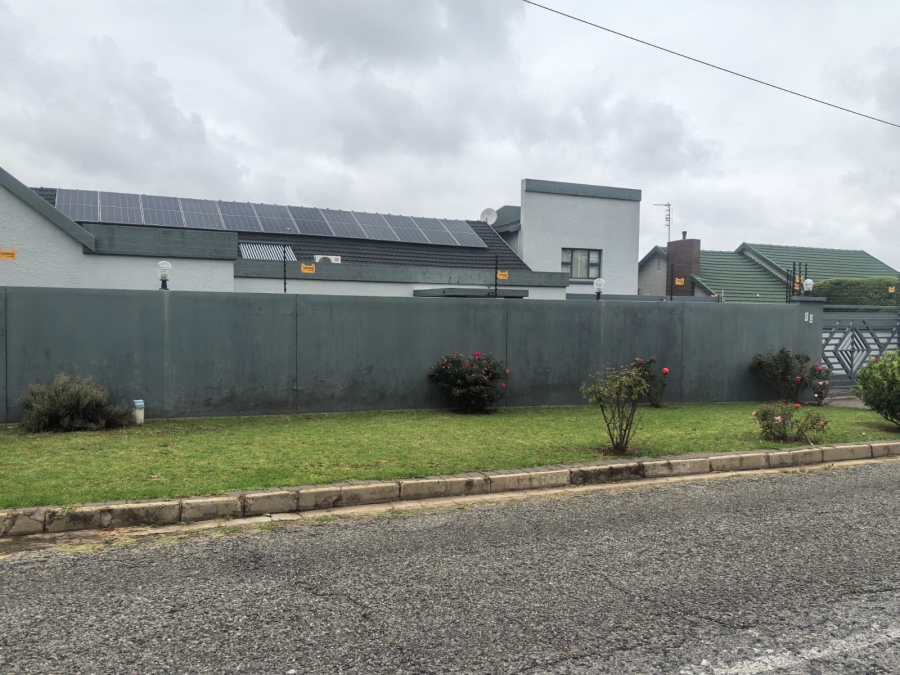 7 Bedroom Property for Sale in Horison Gauteng