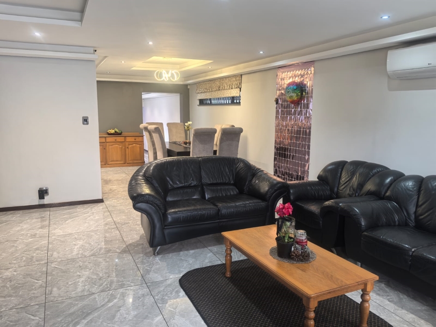 7 Bedroom Property for Sale in Horison Gauteng