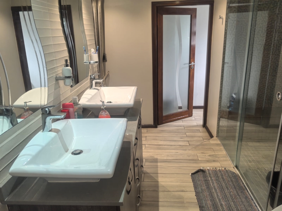 7 Bedroom Property for Sale in Horison Gauteng