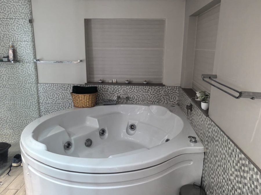 7 Bedroom Property for Sale in Horison Gauteng