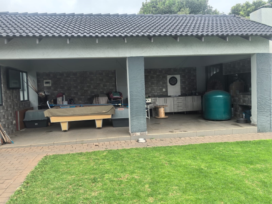7 Bedroom Property for Sale in Horison Gauteng