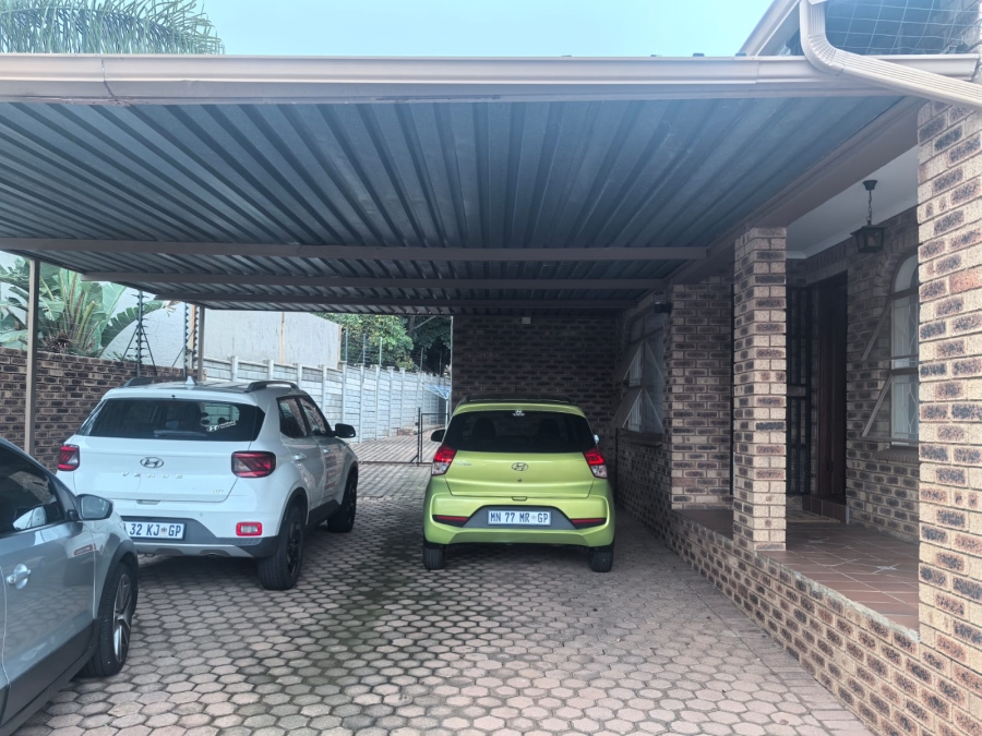 4 Bedroom Property for Sale in Helderkruin Gauteng