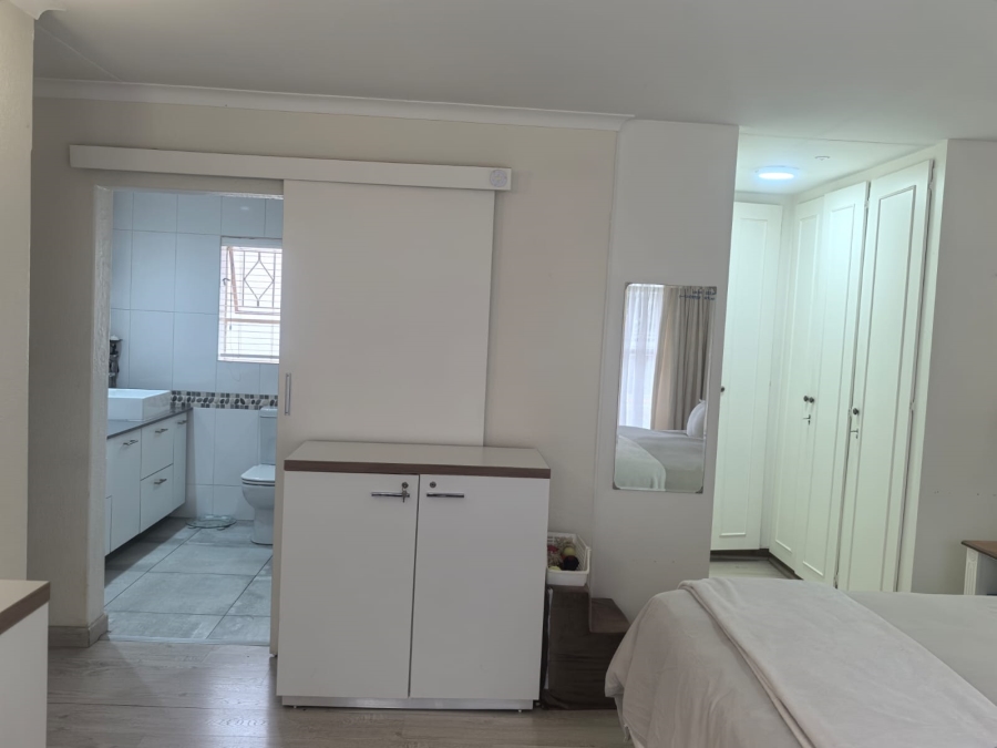 4 Bedroom Property for Sale in Helderkruin Gauteng