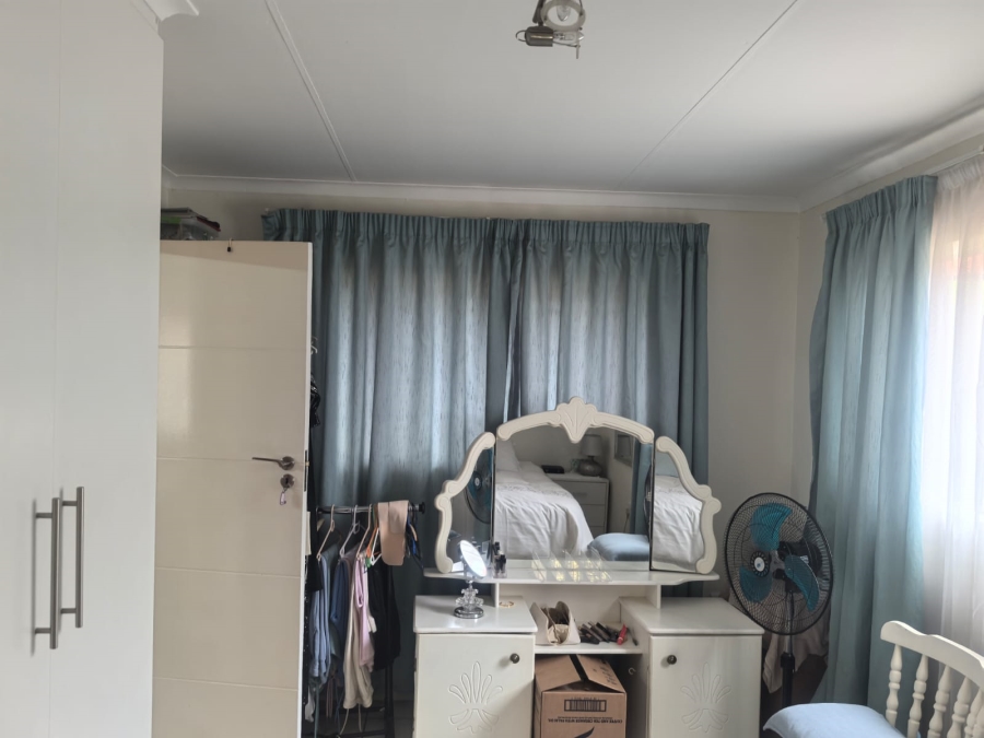 4 Bedroom Property for Sale in Helderkruin Gauteng