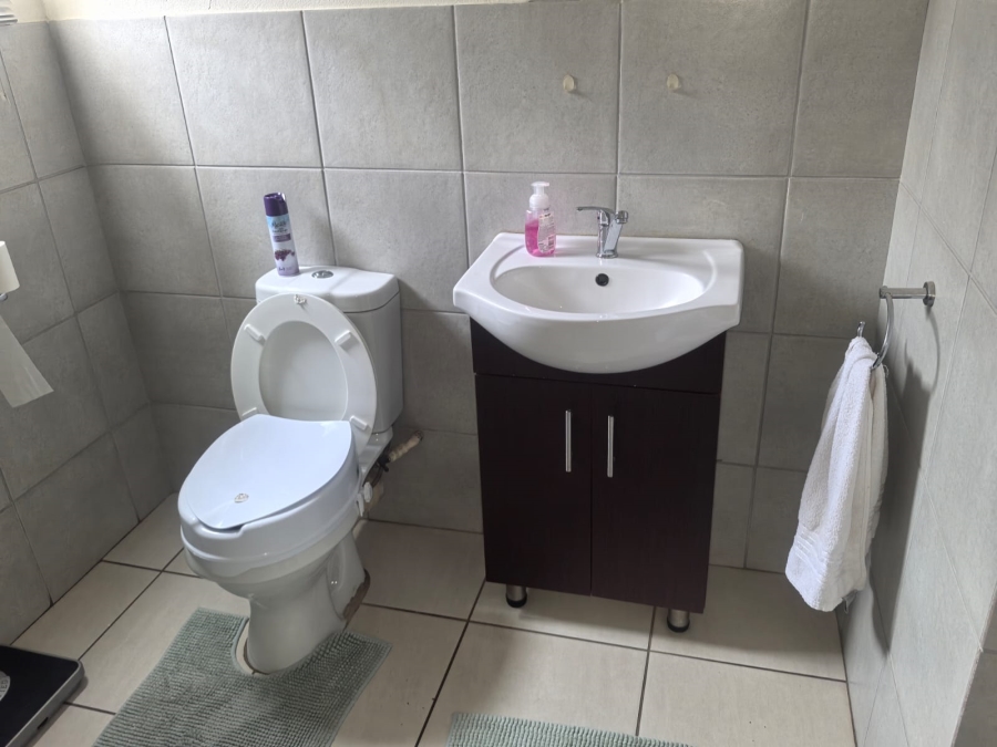 4 Bedroom Property for Sale in Helderkruin Gauteng