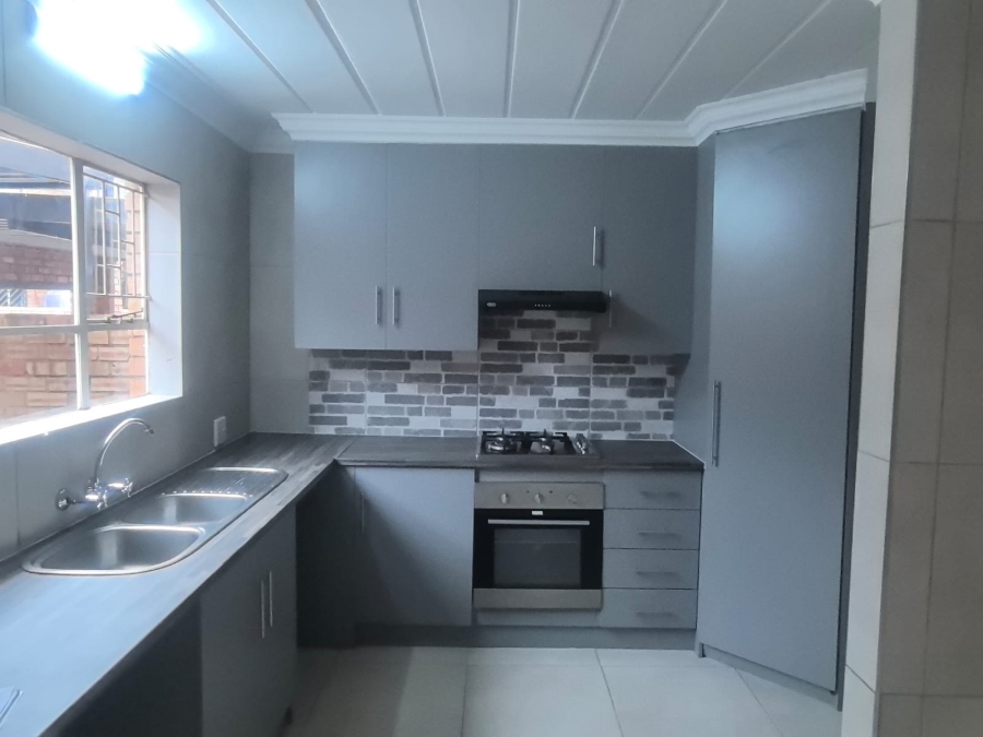 3 Bedroom Property for Sale in Roodekrans A H Gauteng