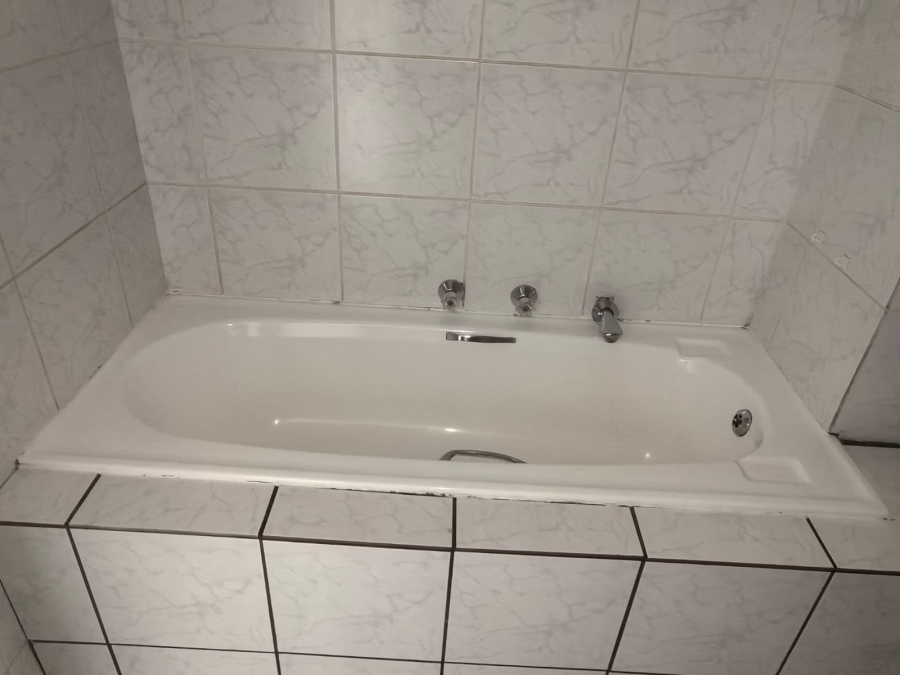 3 Bedroom Property for Sale in Roodekrans A H Gauteng