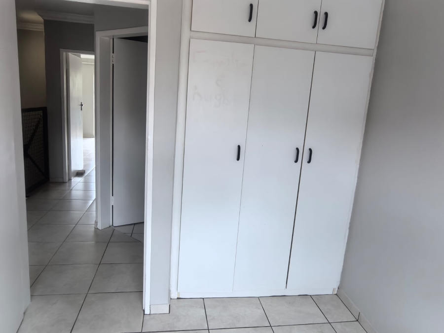 3 Bedroom Property for Sale in Roodekrans A H Gauteng
