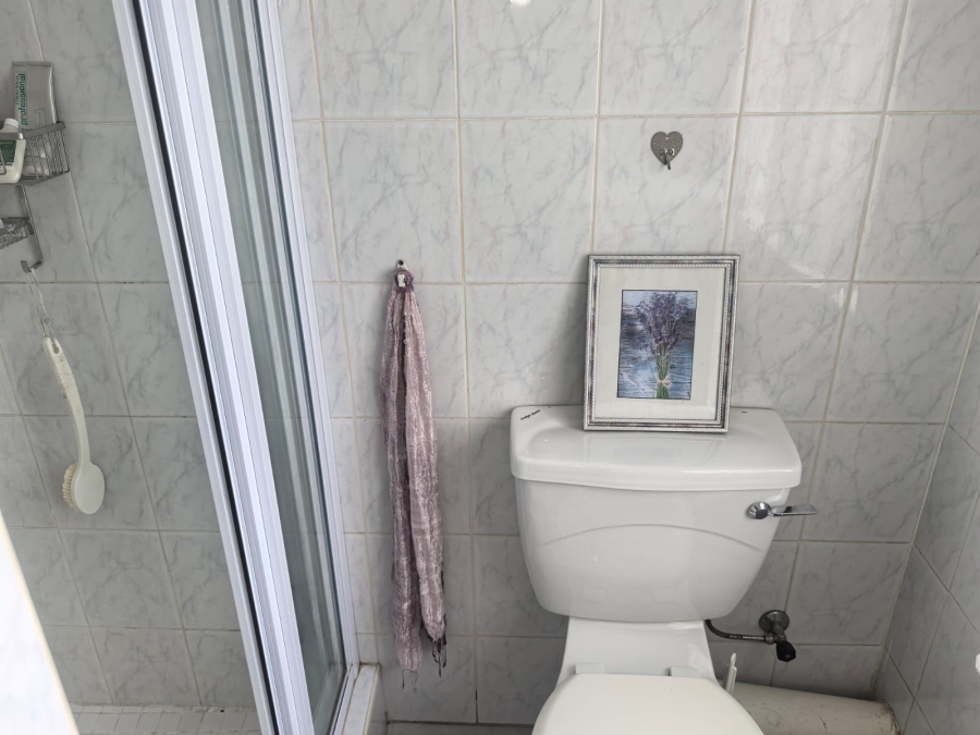 2 Bedroom Property for Sale in Helderkruin Gauteng