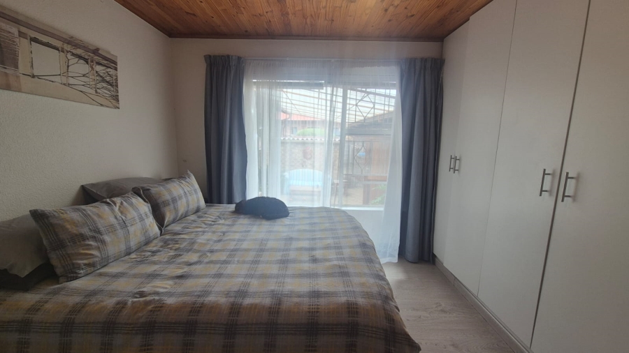 4 Bedroom Property for Sale in Helderkruin Gauteng