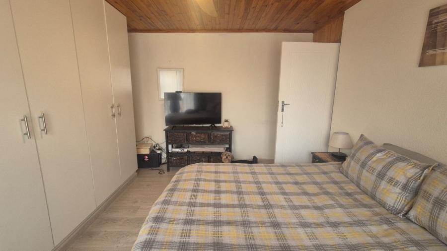 4 Bedroom Property for Sale in Helderkruin Gauteng