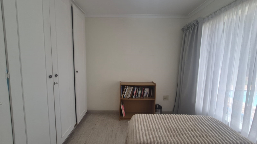 4 Bedroom Property for Sale in Helderkruin Gauteng