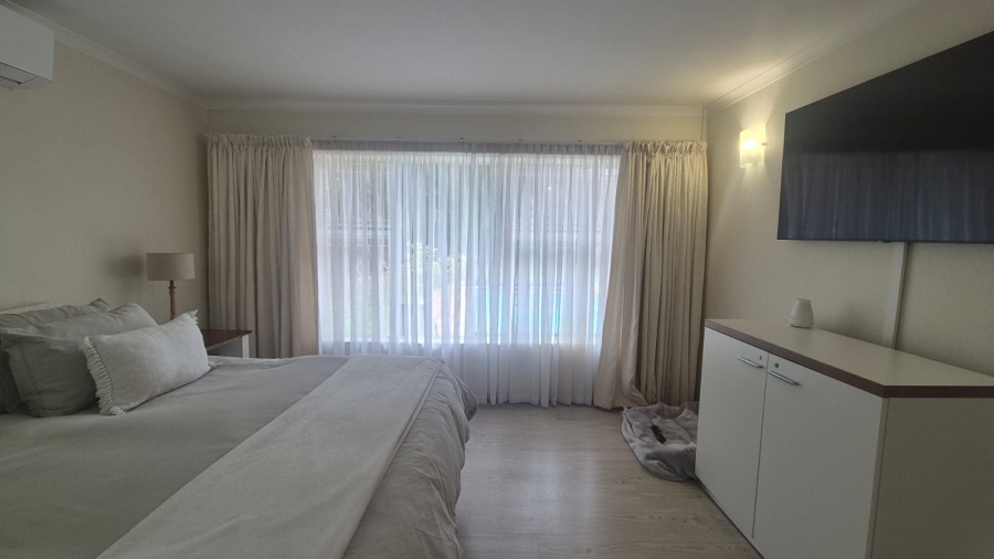 4 Bedroom Property for Sale in Helderkruin Gauteng