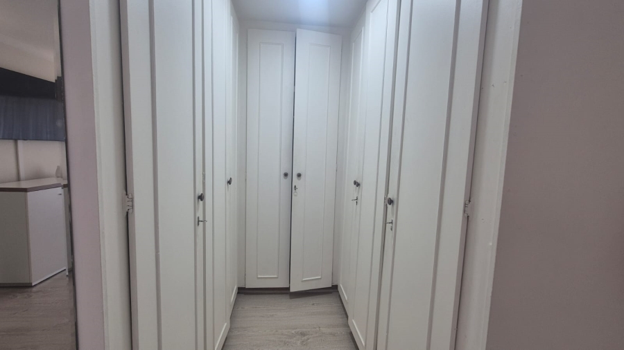 4 Bedroom Property for Sale in Helderkruin Gauteng